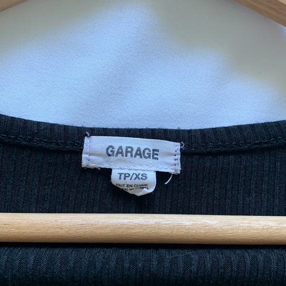Garage black v-neck crop top - Picture 3 of 3